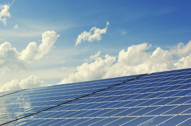 cate panouri fotovoltaice sunt necesare pentru 5 kw