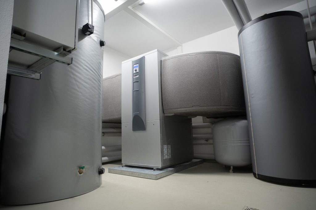 Ce avantaje are un boiler cu pompă de căldură față de un boiler electric clasic?